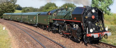 Dampflokomotive auf Modelleisenbahnanlage von Märklin