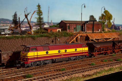 Landschaft einer Modelleisenbahn