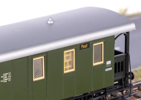 Preview: Detailansicht eines bayerischen Lokalbahnwagens der Märklin Zugpackung 26619 „Spalter Bockl“, DB Epoche III